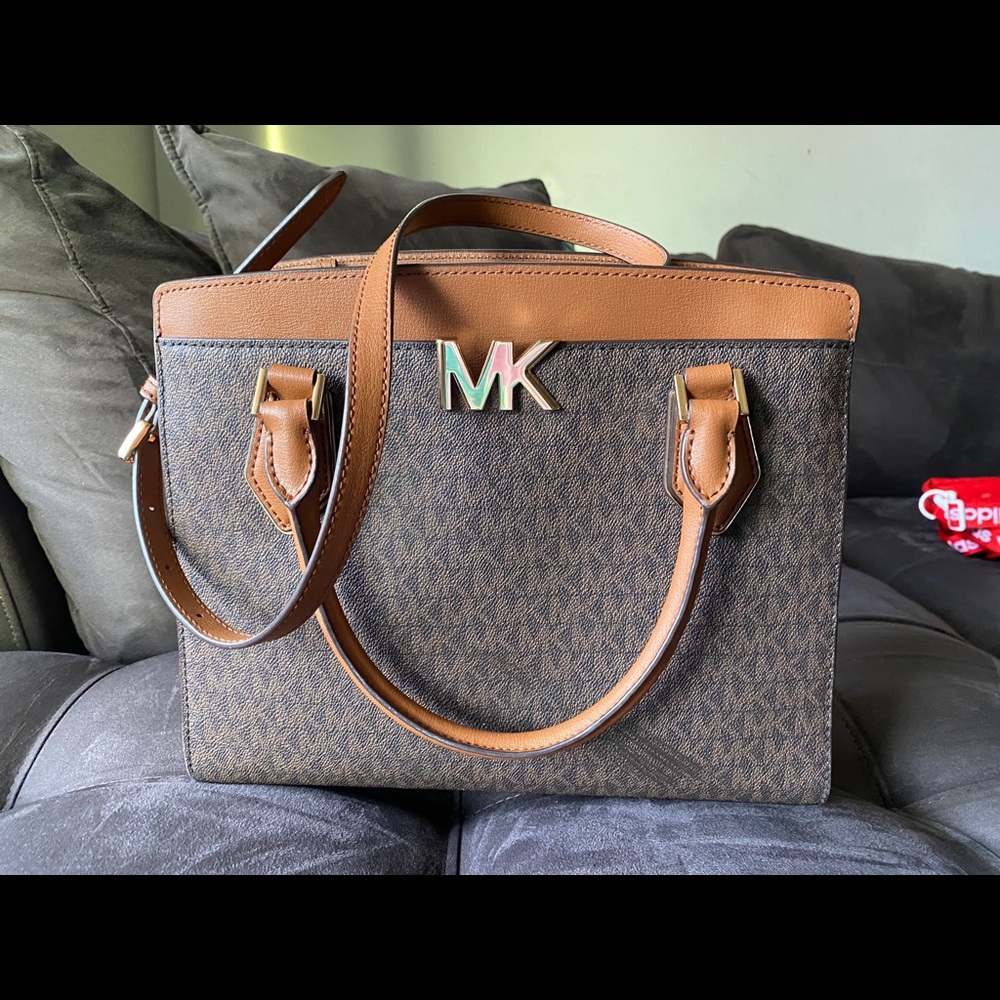 Micheal Kors satchel